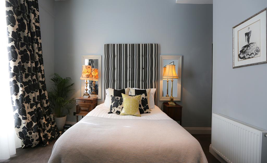 Hotel The Crown And Sceptre Londres Habitación foto